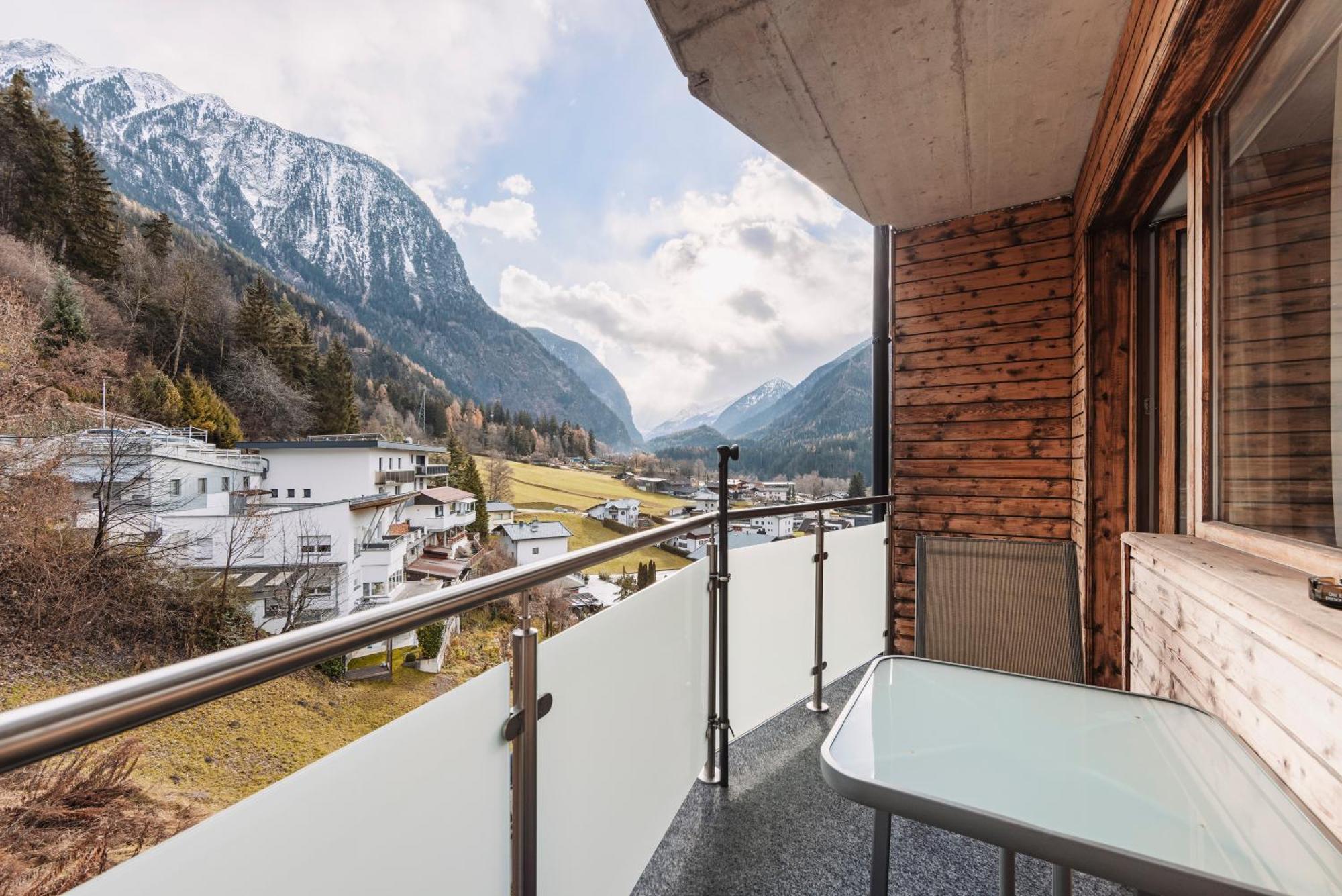 Herzblut Wohlfuehl Appartements Oetz Luaran gambar